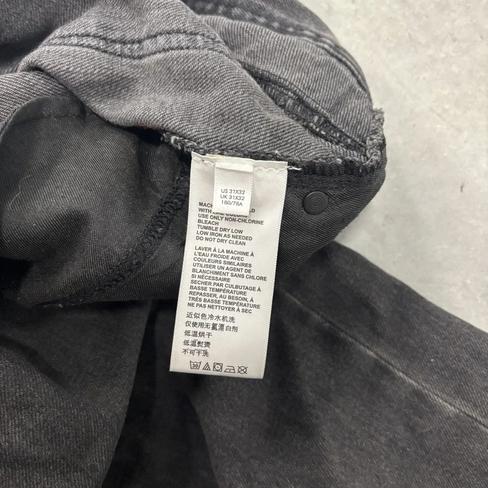 BDG Urban Outfitters Bow Fit Jeans Washed Black 31x32 Raw Hem Relaxed Denim